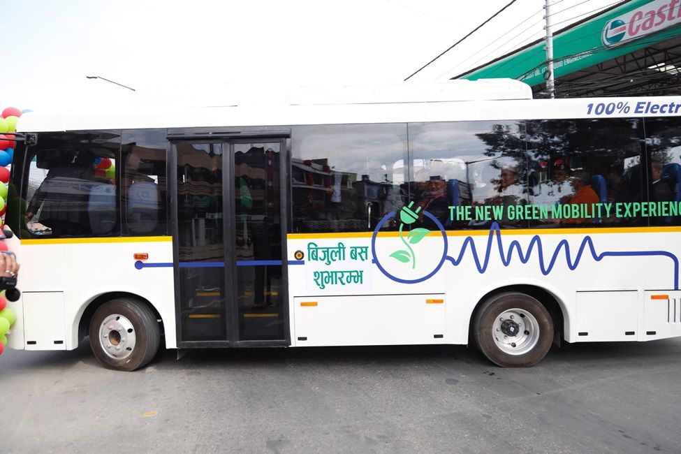 लुम्बिनीमा तीन वर्षदेखि थन्किएका बिजुली बस आजदेखि सञ्चालनमा